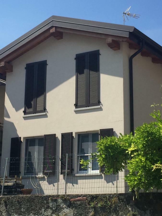 Апартаменты Casa Stefania Манделло-дель-Ларио Экстерьер фото